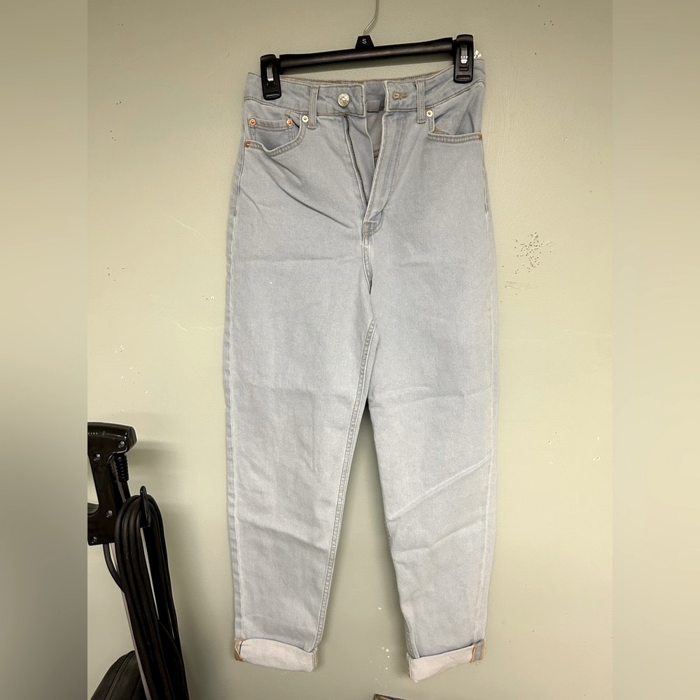 DIVIDED Hi Waist Light Blue Jeans